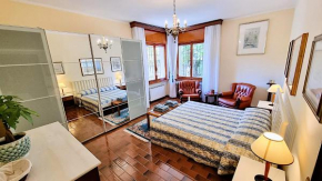 Villa Iris Appartamento in Villa, con Giardino, Patio, Parcheggio Privato in Centro Città